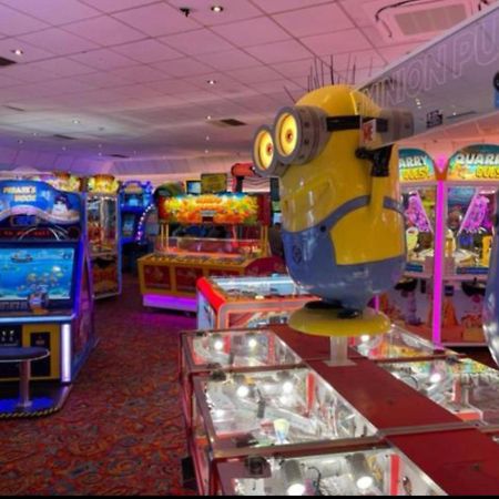 Blackpool Caravan In Haven Marton Mere Holiday Park Экстерьер фото