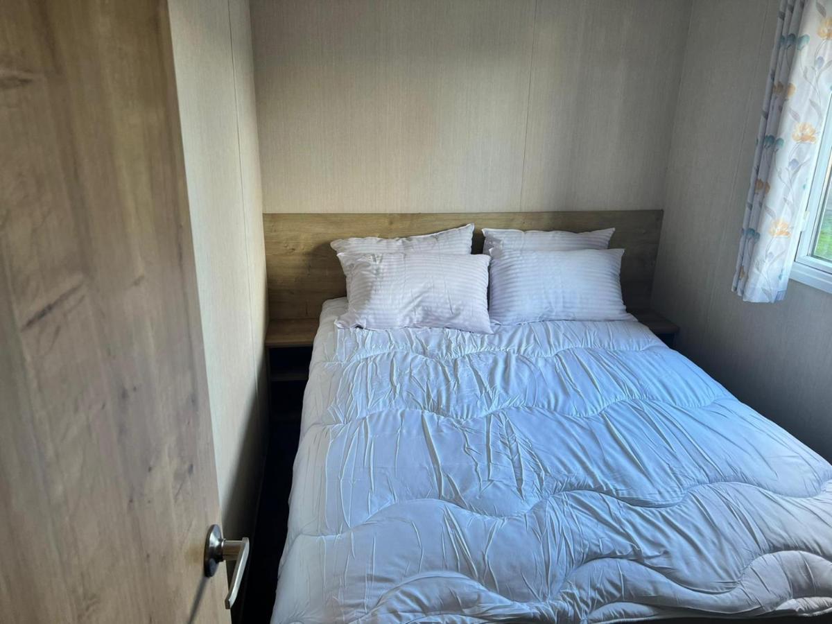 Blackpool Caravan In Haven Marton Mere Holiday Park Экстерьер фото