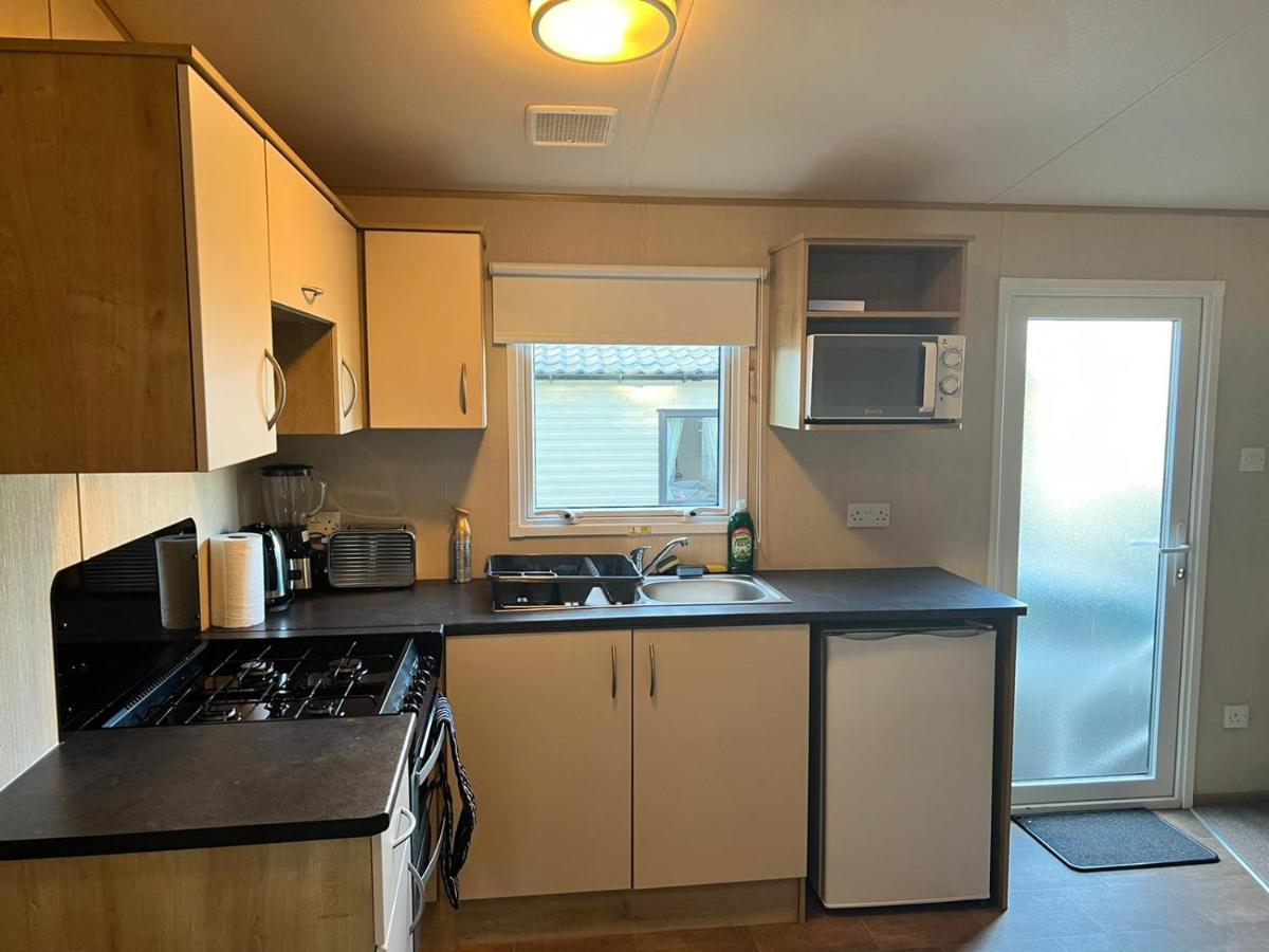Blackpool Caravan In Haven Marton Mere Holiday Park Экстерьер фото