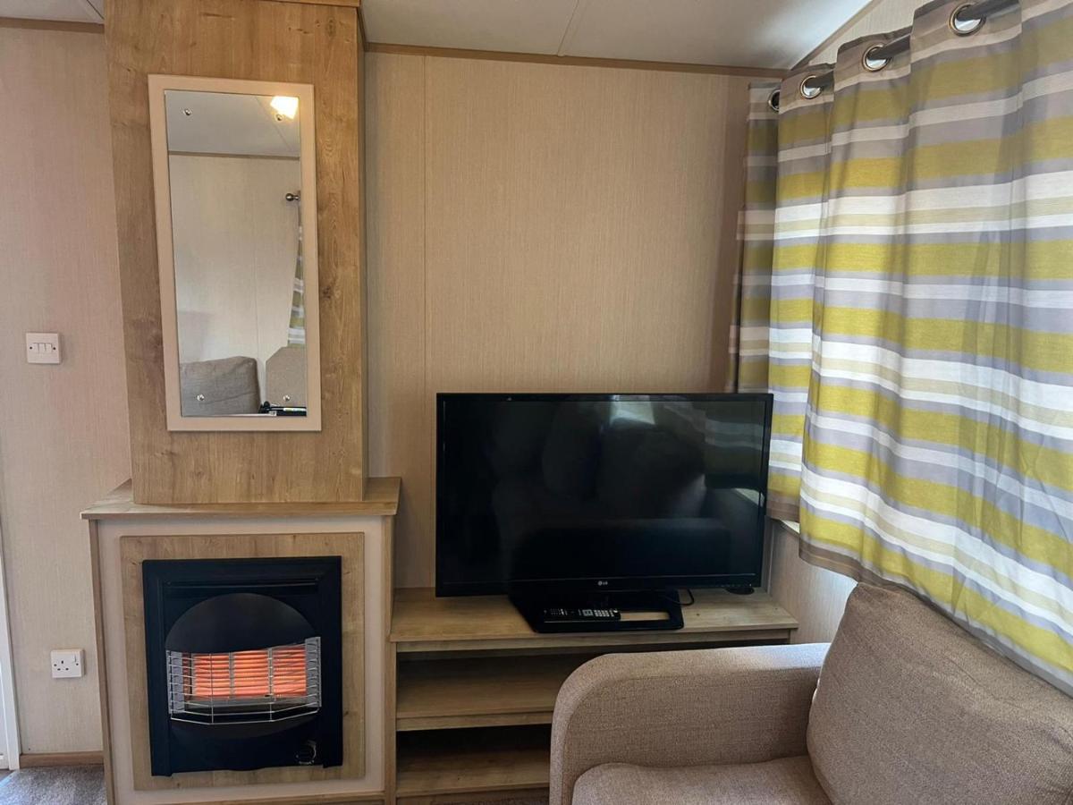 Blackpool Caravan In Haven Marton Mere Holiday Park Экстерьер фото